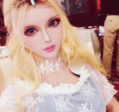 芭比迪丽拉真实身份家庭背景 真人芭比迪丽拉卸妆后的样子