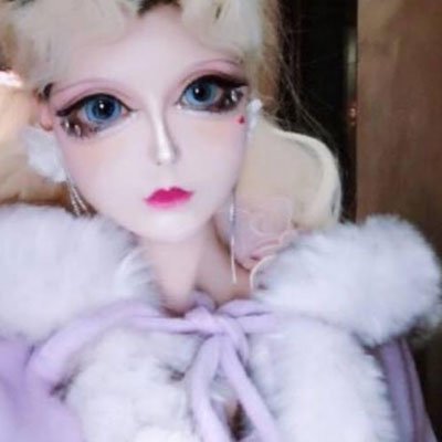 芭比迪丽拉真实身份家庭背景 真人芭比迪丽拉卸妆后的样子