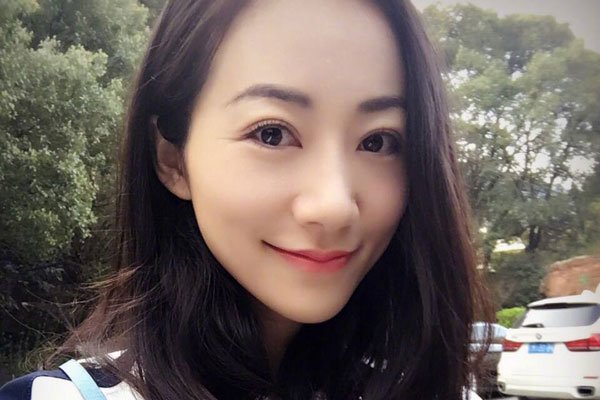 ��ѩ���Ϲ���˭ ���ӵ�λ�ߣ���ѩ�ɷ���ɽ��������