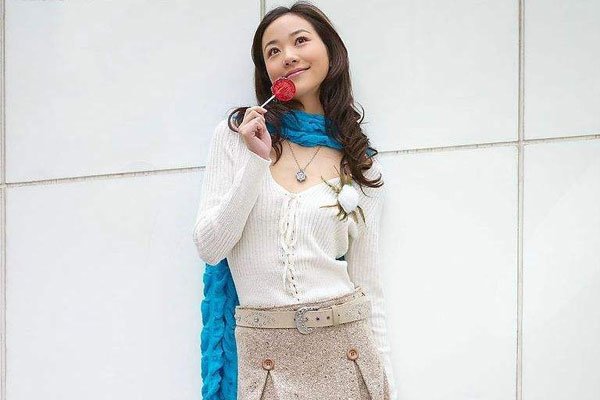 ��ѩ���Ϲ���˭ ���ӵ�λ�ߣ���ѩ�ɷ���ɽ��������