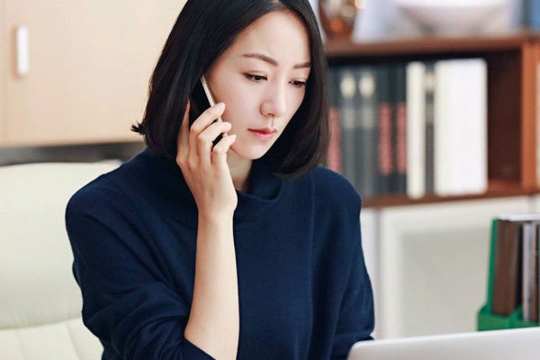 ��ѩ���Ϲ���˭ ���ӵ�λ�ߣ���ѩ�ɷ���ɽ��������