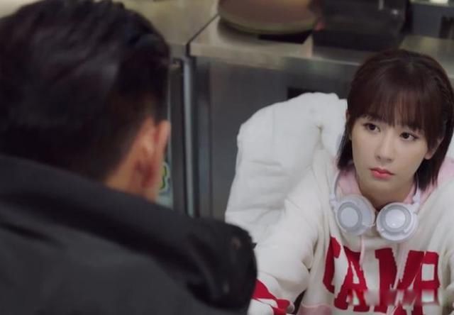 ���ֺ������ݵĵ��Ӿ��ʲô���� �����װ���ϵ�ж�����Щ