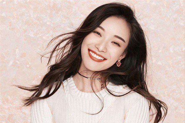 倪妮黑料刮毛门 照片中手托图尺度大不是本人