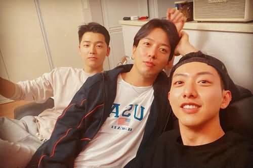 cnblueȫԱ���� ��λ��Ա��cnblueΪʲôֻ����������