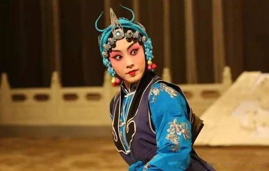 ������ĩ��ֱ�ָʲô ���еľ����нǻ���Ů��