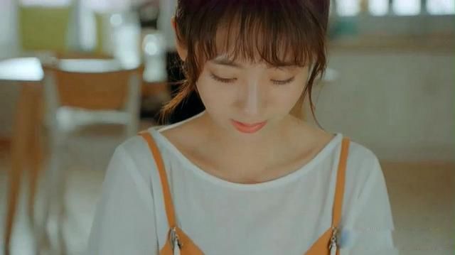 �ϷƸ������ϼ�� Ů��Ա�Ϸ����ݵĵ��Ӿ�����Щ