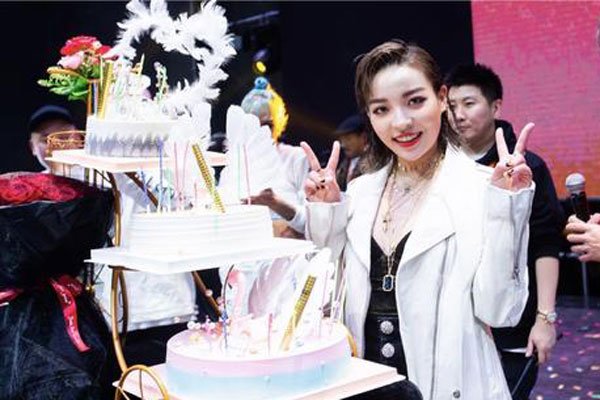 vavaΪʲô������Ȧ�ô �������Ѷࣺ�й�������vava��˭˯��