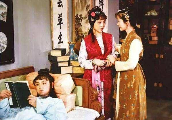 �ֱ����˭�й�����֮�� ��˭ͬ������5��Ů��