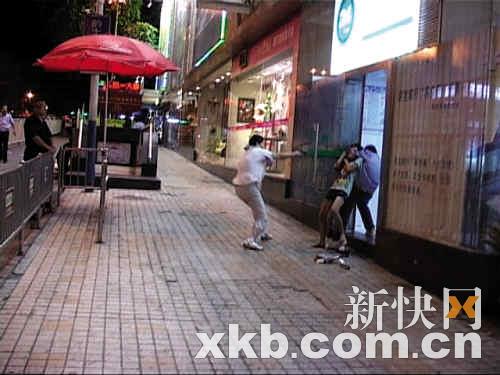 ����Ů�ؾ���ǹ���нٷ� �����ܲ��Ĵ�ͽ������������ǹ