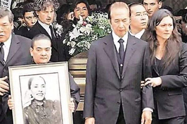 Ϊ���������������� ��������ʹ��˭�ĺ��Ӱ�