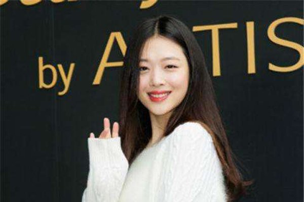 ��ѩ��ͽ������ݵ�real��Ϸ���� Ů����߶ȳ������ĺܺ�