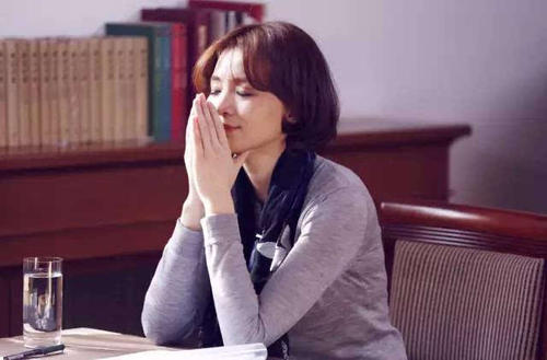 董卿为什么退出央视主持人 怀二胎了?暂时宣布退出