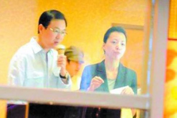 �����Ϲ��ܴ���ǰ�޷�����Ƭ �ܴ��׵�һ�����ӱ�����ʲô��