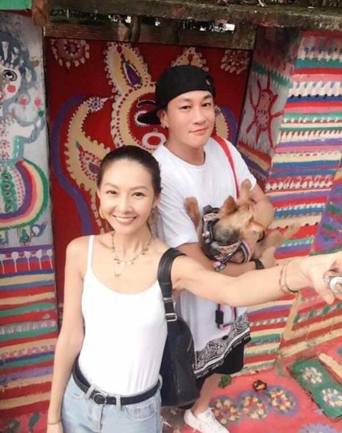 ���󶫸������ϼ�� С8�������֊�ϣ���ĺ���