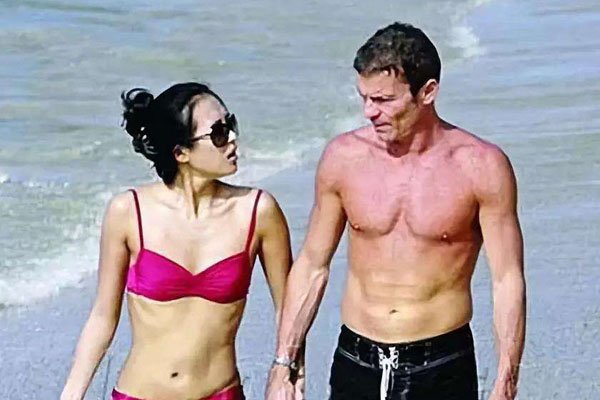 �����������µ����� ǰ������ʷ�������µ�ɳ̲��80��Ƭ