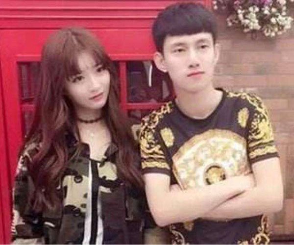 阿哲跟小损样为什么闹掰了 俩人怎么掰的居然干起来了