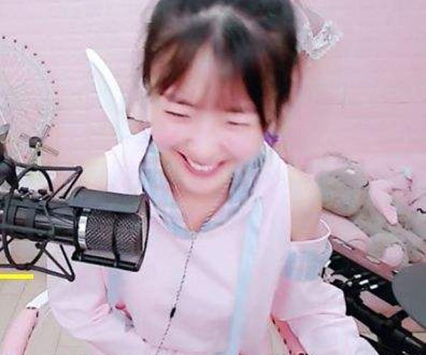 阿哲跟小损样为什么闹掰了 俩人怎么掰的居然干起来了