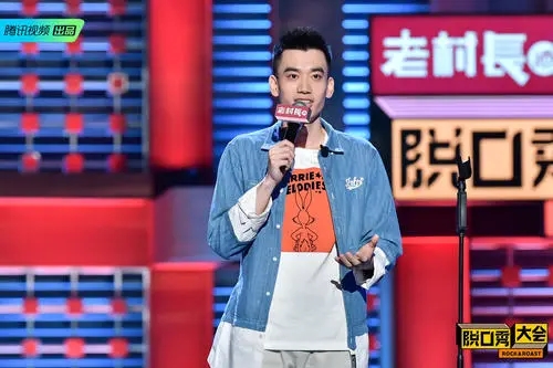 庞博与妻子合照 脱口秀演员庞博英年早婚的老婆