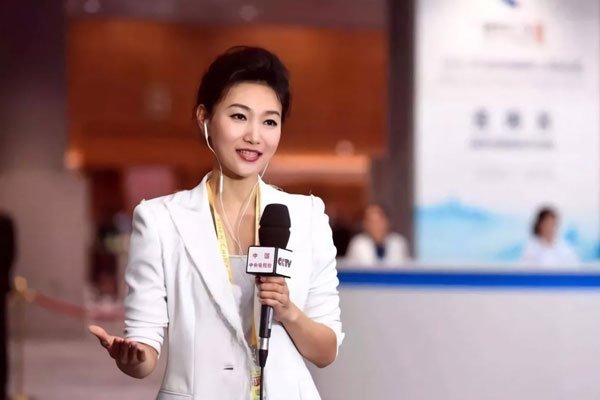 �����ȷ�ƨ�¼� ʮ���Ӳ���̧ͷ�����������������¼�