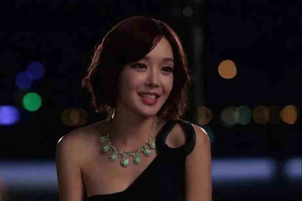 19����Ա�����ŵĸ������� ����˿�����ߺ�̺��������ʶ