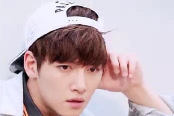 池昌旭南大门事件是啥 服务生在南大门ktv里工作