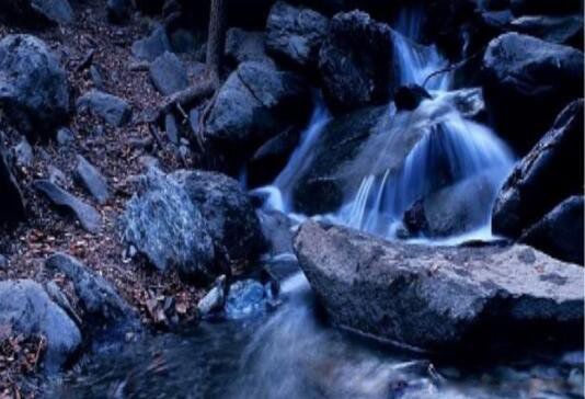 Сʯ̶����ʵ�Ǹ������� �о��в��ɾ��Ķ�����������