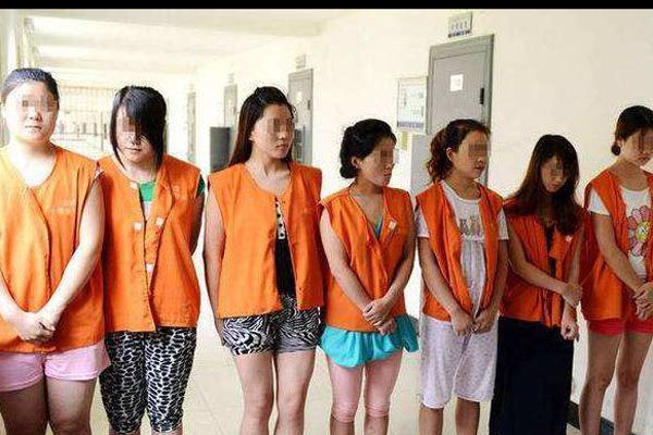 �������ĳ�����· ������������������Ů��ƭ���˹���