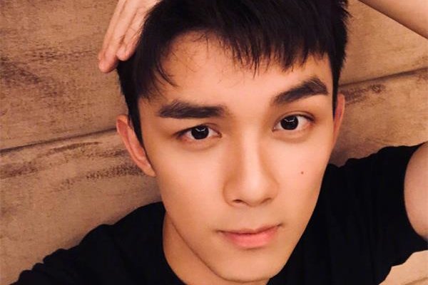 ���ں��⾩��ɶ��ϵ ����������Ϸ���Ǹ��ӹ�ϵ