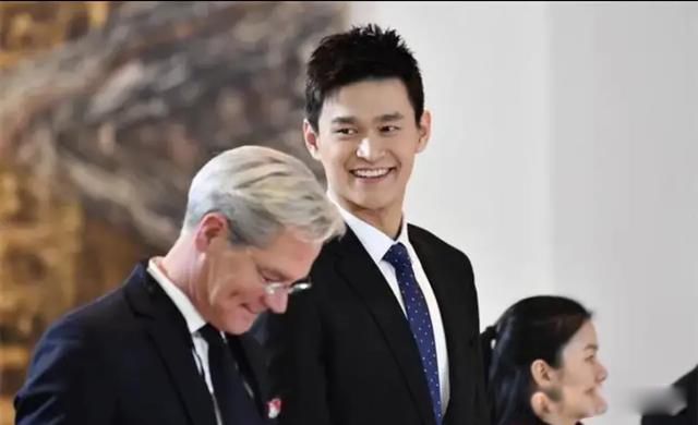 ��������¼���Ϊʲô ��Ӿ�˶�Ա�������챻����8��