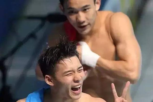 �°�ɭͻ�����²������д ���˻�Ӧ20���֣������Ǹ���λ����