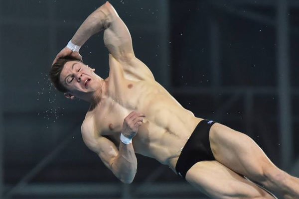 �°�ɭͻ�����²������д ���˻�Ӧ20���֣������Ǹ���λ����