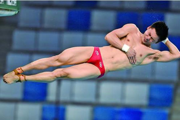 �°�ɭͻ�����²������д ���˻�Ӧ20���֣������Ǹ���λ����