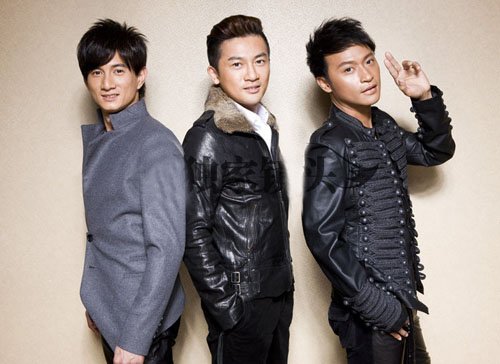 С���ӳ�Ա3������������ �������ˣ�С���ӽ�ɢ�󶼸���ȥ��