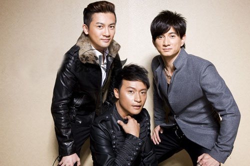 С���ӳ�Ա3������������ �������ˣ�С���ӽ�ɢ�󶼸���ȥ��