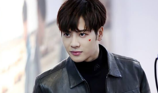 王嘉尔个人资料简介及家世 家里条件:王嘉尔家境到底如何