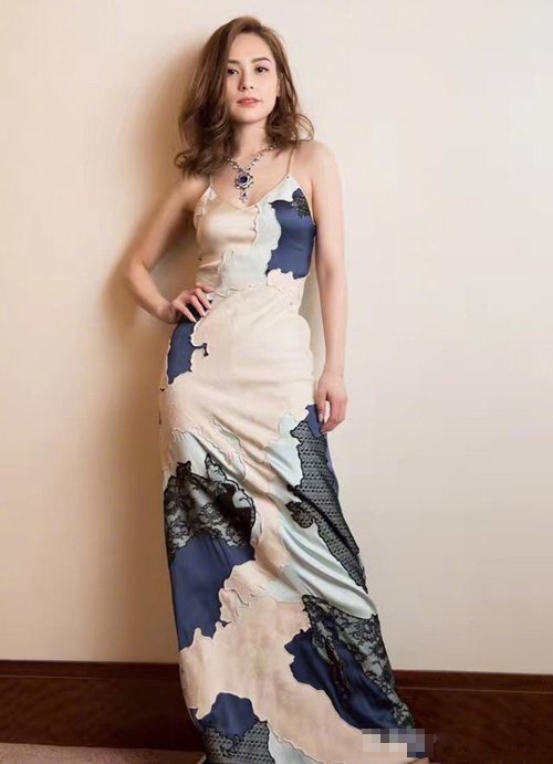 阿娇钟欣潼的个人资料 谩骂和唾弃:阿娇2008大尺度原版照片