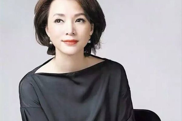 董卿美国国籍为何央视还留她 移民消失的绯闻都是造谣