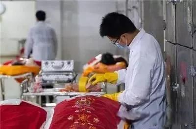 殡仪馆上班害怕吗 阴气太重?没什么比穷更让人恐惧的了