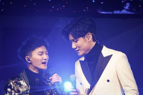 ���������΢����˺�¼� ͬ�ˣ����Ӻ����¼���ɷ�˿��˺