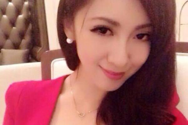 庄巧涵和袁佳怡的门事件 两个献B门女主角非常人