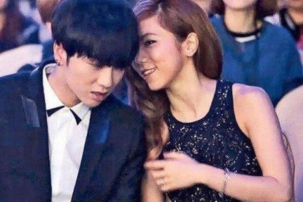 华晨宇和邓紫棋谈过恋爱吗 不是一个时代的为何会分手