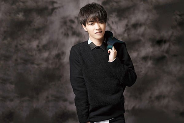 华晨宇和邓紫棋谈过恋爱吗 不是一个时代的为何会分手