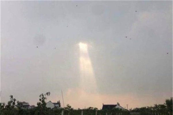 上海ufo真实事件 上海电视台何小兰报道空中不明飞行物