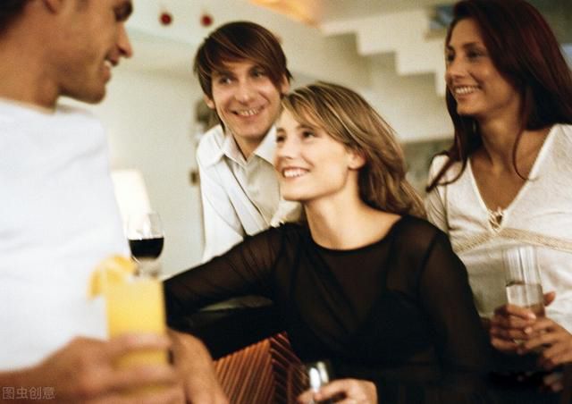 �м���֮�׵������˻����ǶԷ��� ̹��������ǲ��Ǻ�����