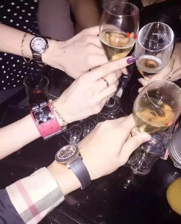 �ư���ɢ̨�о��ö��� ���ѡ��̨��ȥ�ư���ʲôλ�ú�