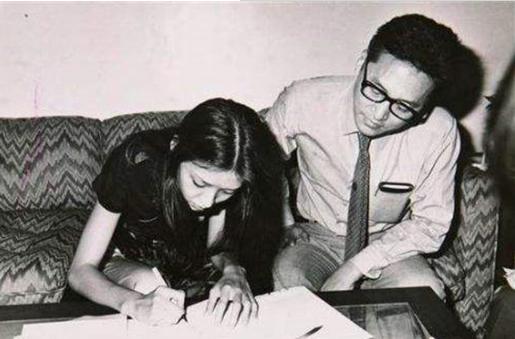 �����������Ϲ���˭ ����Ů����������������˭