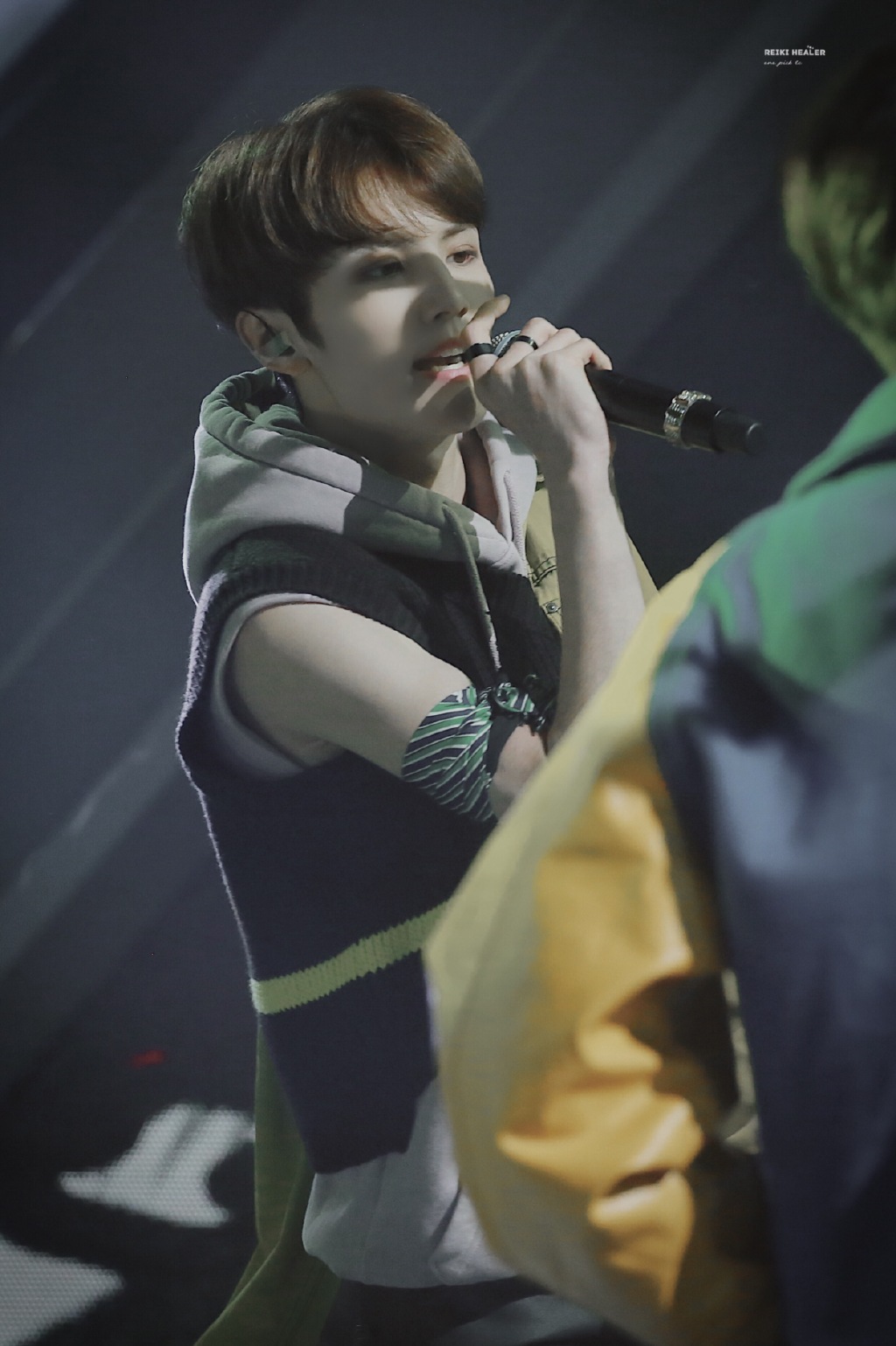 �鳬��������˭ ��˿ɧ�����鳬ɳ��һ��У԰�����¼�