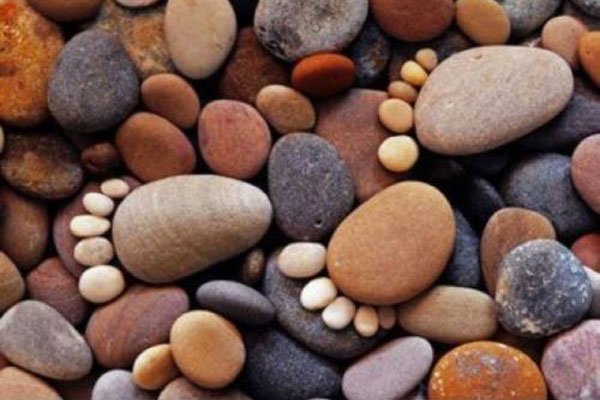 李晨心形石头什么意思 欺骗太多女星:让他妈妈都躺枪了