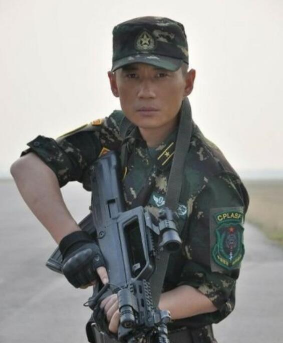 �����������ݹ��ĵ��Ӿ� �������ֱ�����������һ������