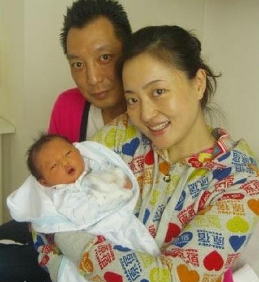 ԭ�������Ϲ���־�ո�������ͼƬ һ�����ڣ�Ů��Աԭ�����Ϲ���˭ѽ